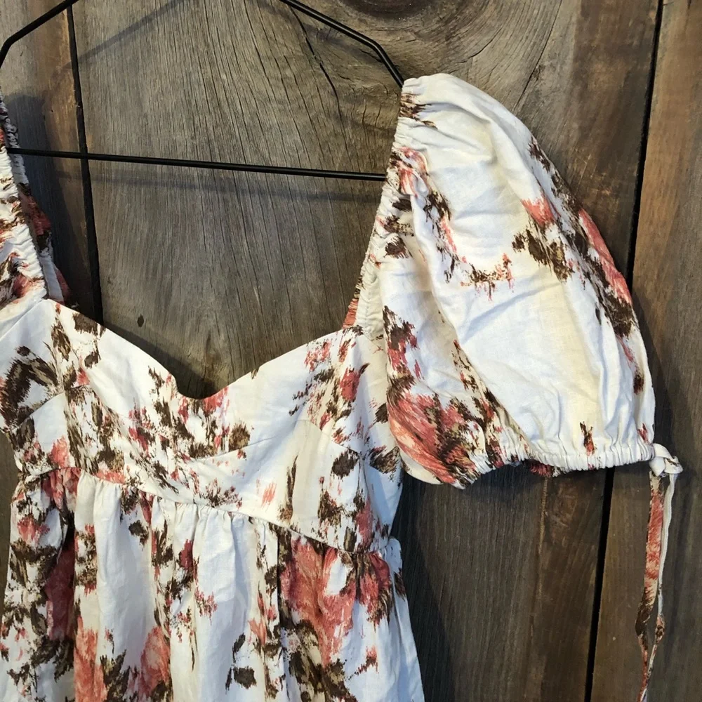 Olivaceous Floral Mini Dress in Cream Size Small Women’s